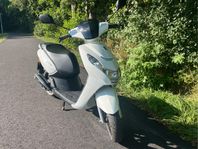 Peugeot Kisbee lågmilare!