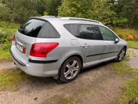 Peugeot 407 SW 3.0 V6 Euro 4 LÅGA MIL NYSERVAD NYBESIKTAD