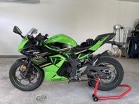 Mycket fin välvårdad Kawasaki Ninja 125
