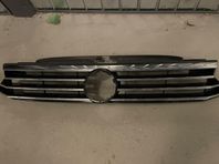VW Passat B8 original grill