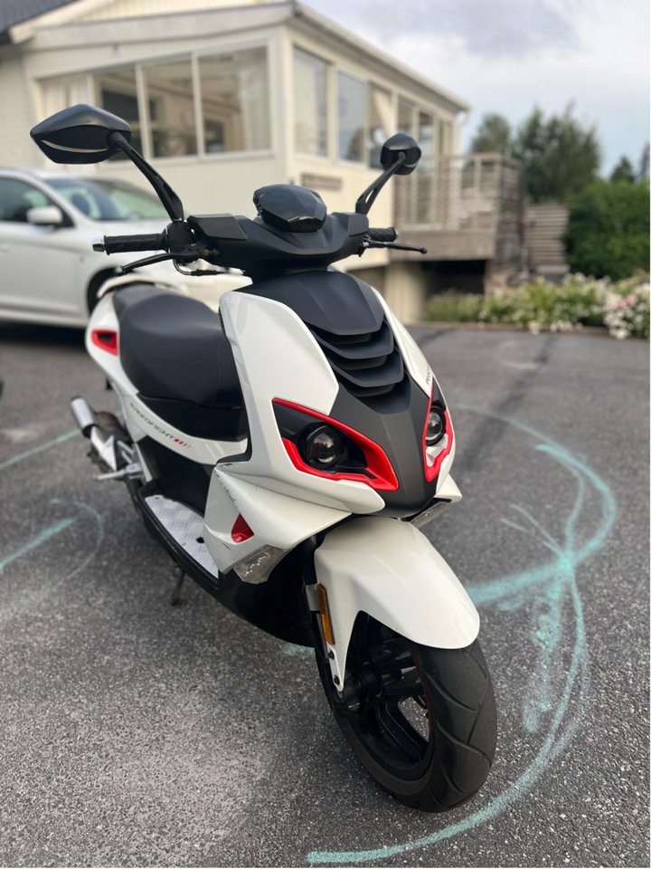 Peugeot Speedfight 4 
