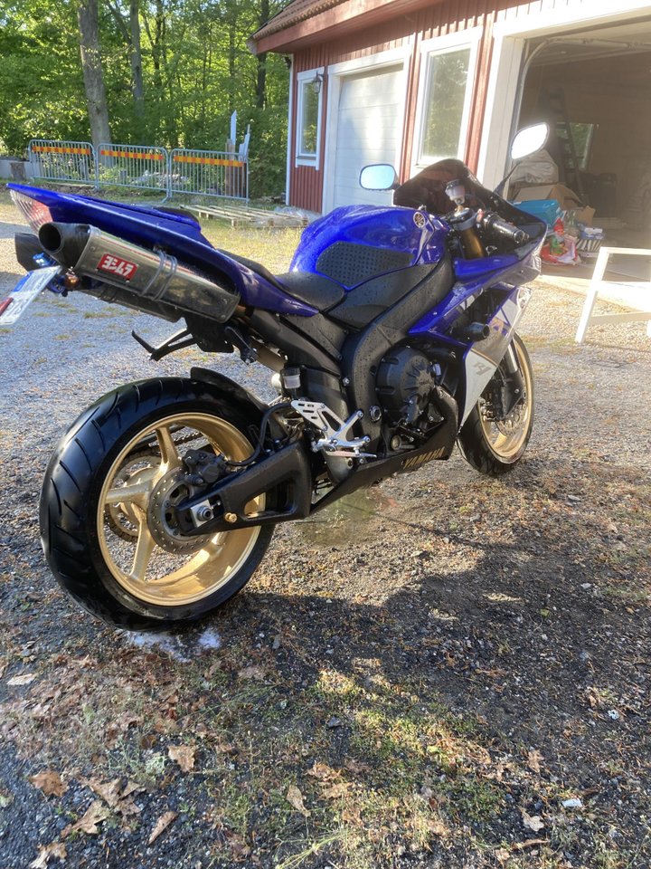 Yamaha YZF R1