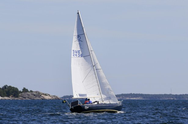 IF-Segelbåt. Fina segel, inombordare och milj - såld eller borttagen