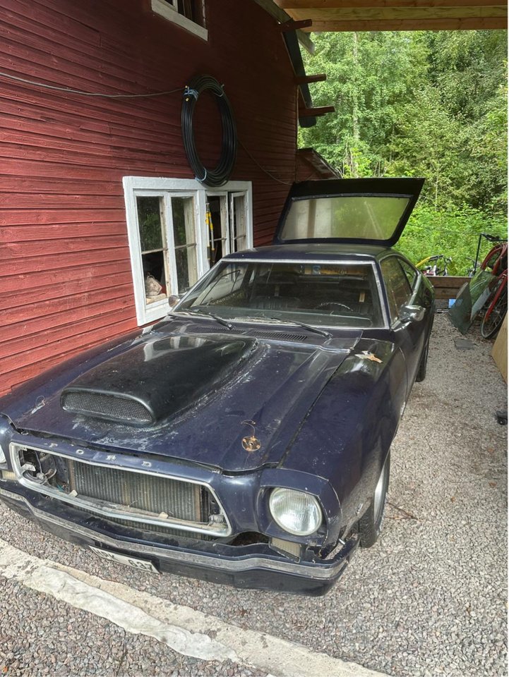Ford Mustang II Mach 1 5.0 V8...