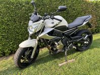 Yamaha XJ6 - Nybesiktigad, låga mil