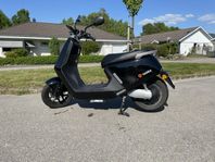 Yadea G5 EL EU-moped blanksvart
