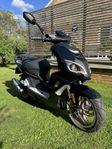 Peugot Speedfight 4 Svart/Rose (4-takt) - 2020 - 690mil