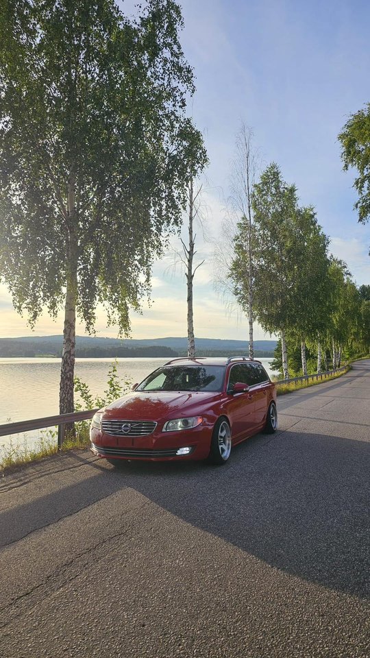 Volvo V70 D5 AWD Automat A Tr...