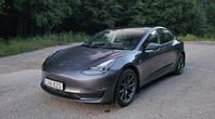 Tesla Model 3 LR AWD 497hk Dragkrok/AccBoost/Värmepump/Pano