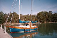 Johnson 30 motorseglare ketch