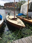 BB17 Segelbåt i mahogny Skänkes