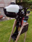 Plastimo 320 med Mercury 3.3 ock liten elmotor.