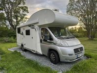 LMC Liberty A694 alkovmodell med 6 bältade sittplatser