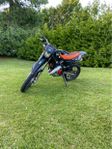 Cross moped