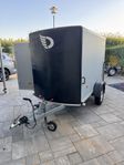 Debon C255 täckt släp