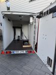 Debon C255 täckt släp