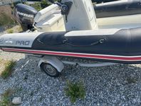 Zodiac Pro 550 Evinrude 90 E-Tec -16