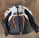 Alpinestars KTM mc-skinnjacka & Suezia racingstövlar.