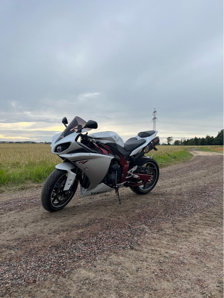 Yamaha R1 Crossplane 