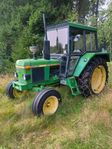 John Deere 2030 med snökedjor