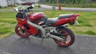 Kawasaki ZX9R endast 3100 mil