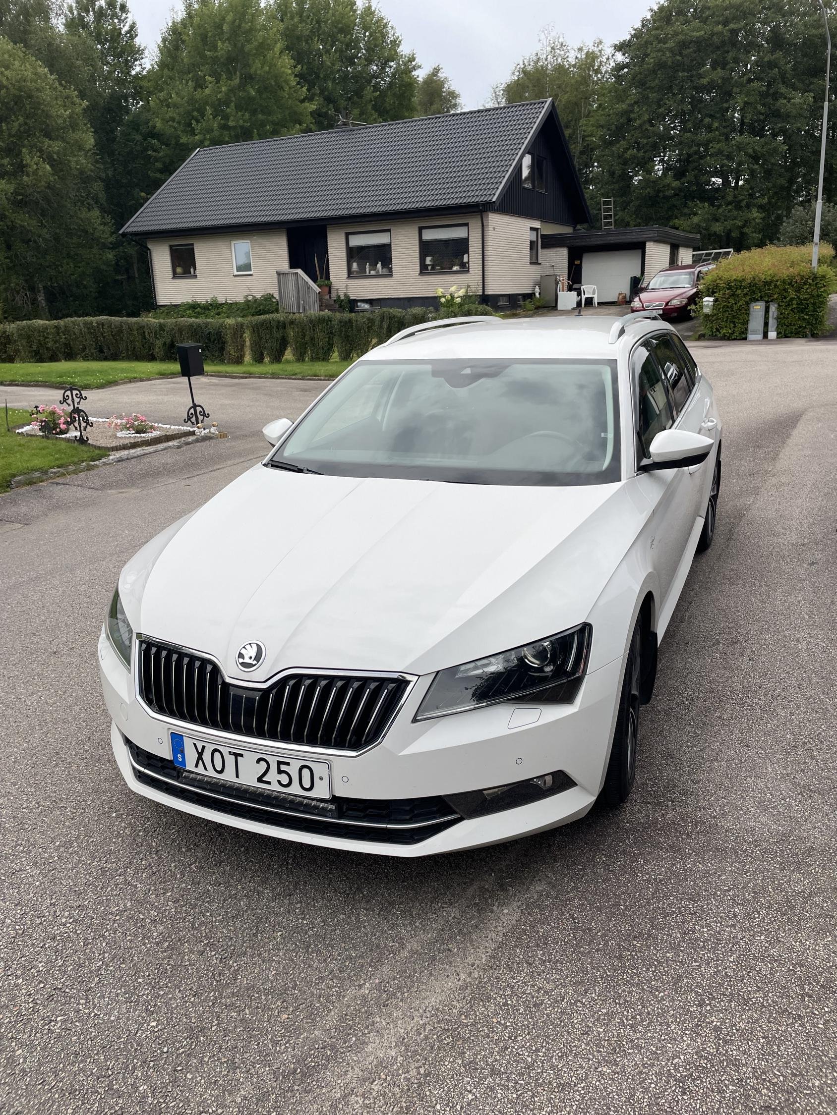 Škoda Superb Kombi 1.8 TSI DSG Sekventiell, 180hk, 2018
