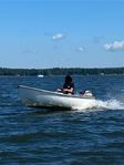 Micore 300 styrpulpet med Mariner 15 hk