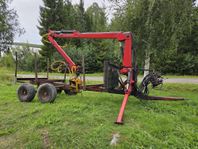 skogsvagn med kran