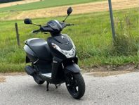 Peugeot Kisbee Black Edition (lågt miltal!)