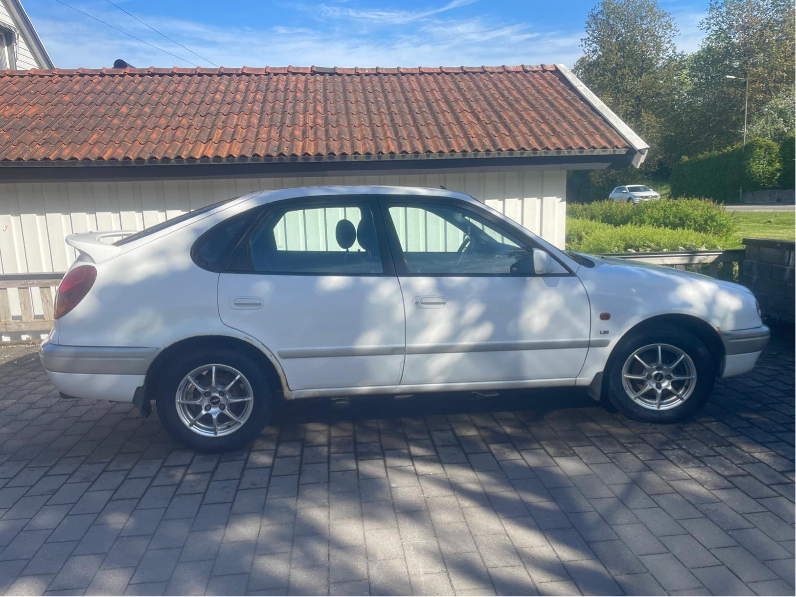 Toyota Corolla Liftback 1.6 Manuell, 5-trinn, 110hk, 2000