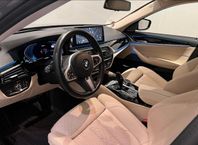 BMW 530e Touring / HarmanK / HUD / Carplay / 360 kam