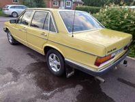 Audi 100 4-dörrars Sedan 2.1