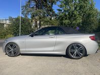 Fin BMW 220 i cab M Sport Sv såld, lågmil, bes 10/4