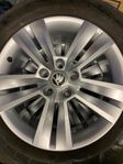 Vinterdäck på aluminiumfälg, 215/65 R17 GoodYear Ultragrip