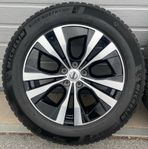 Volvo XC60 original fälgar med Michelin dubbdäck.