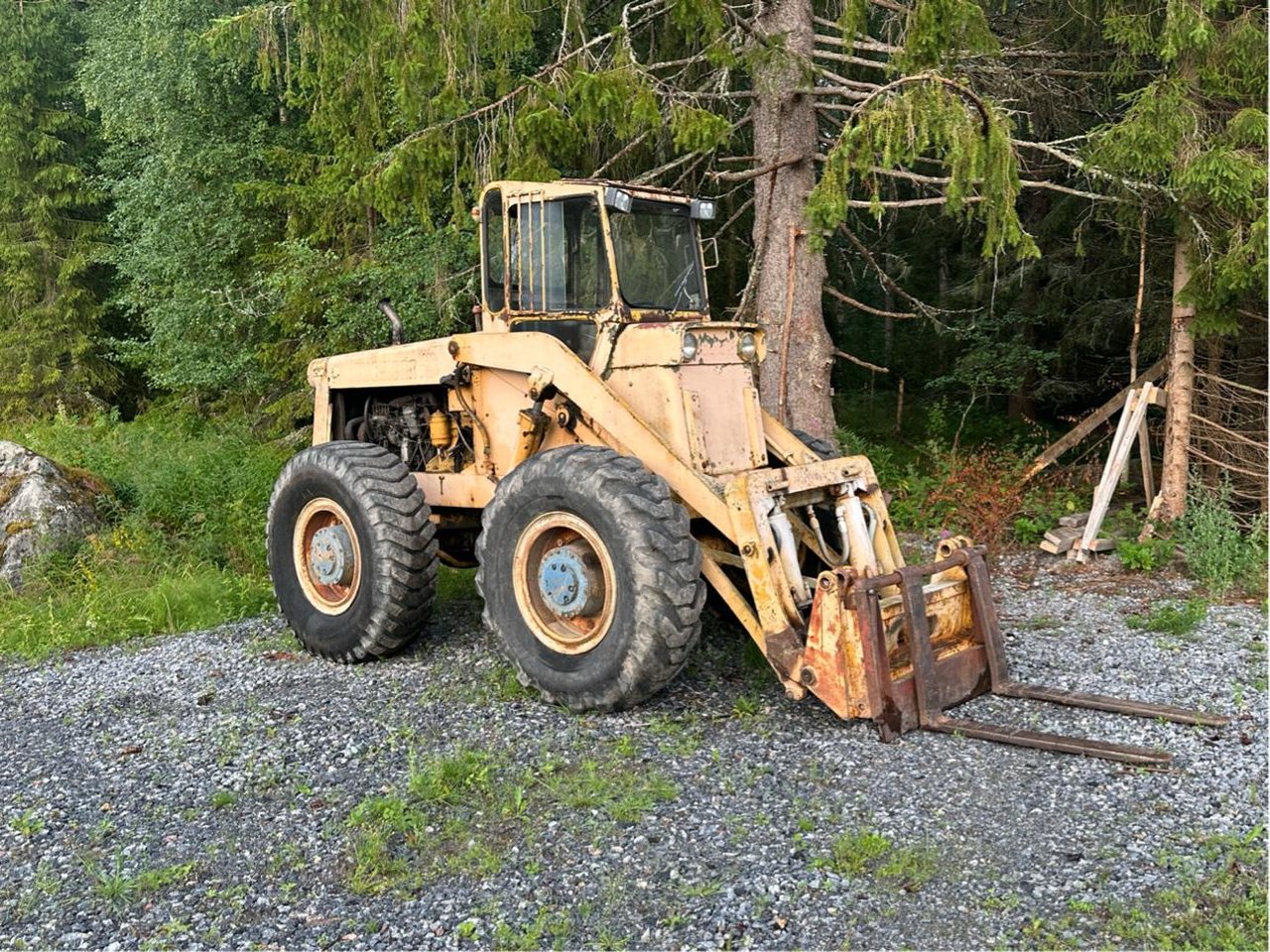 Lastmaskin Clark Michigan 75A...