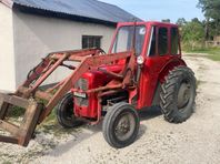 MF 35x med hydraulisk lastare. 