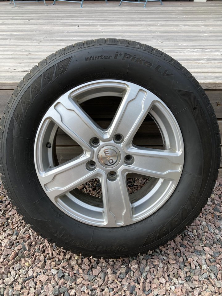 4 dubbade vinterdäck på fälg