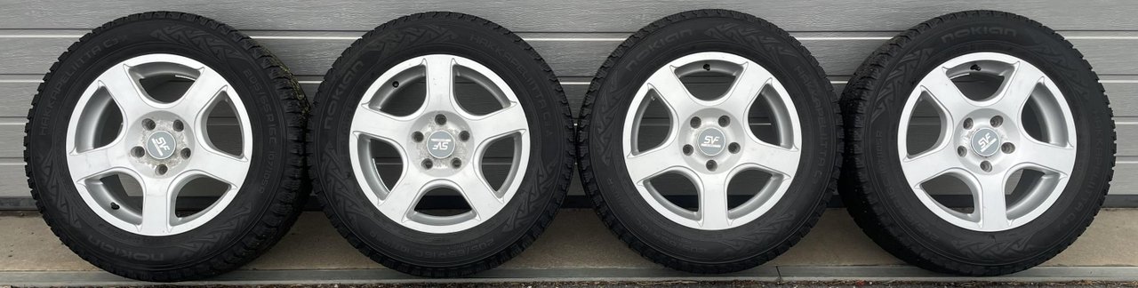 VW Transporter Nokian dubbdäc...