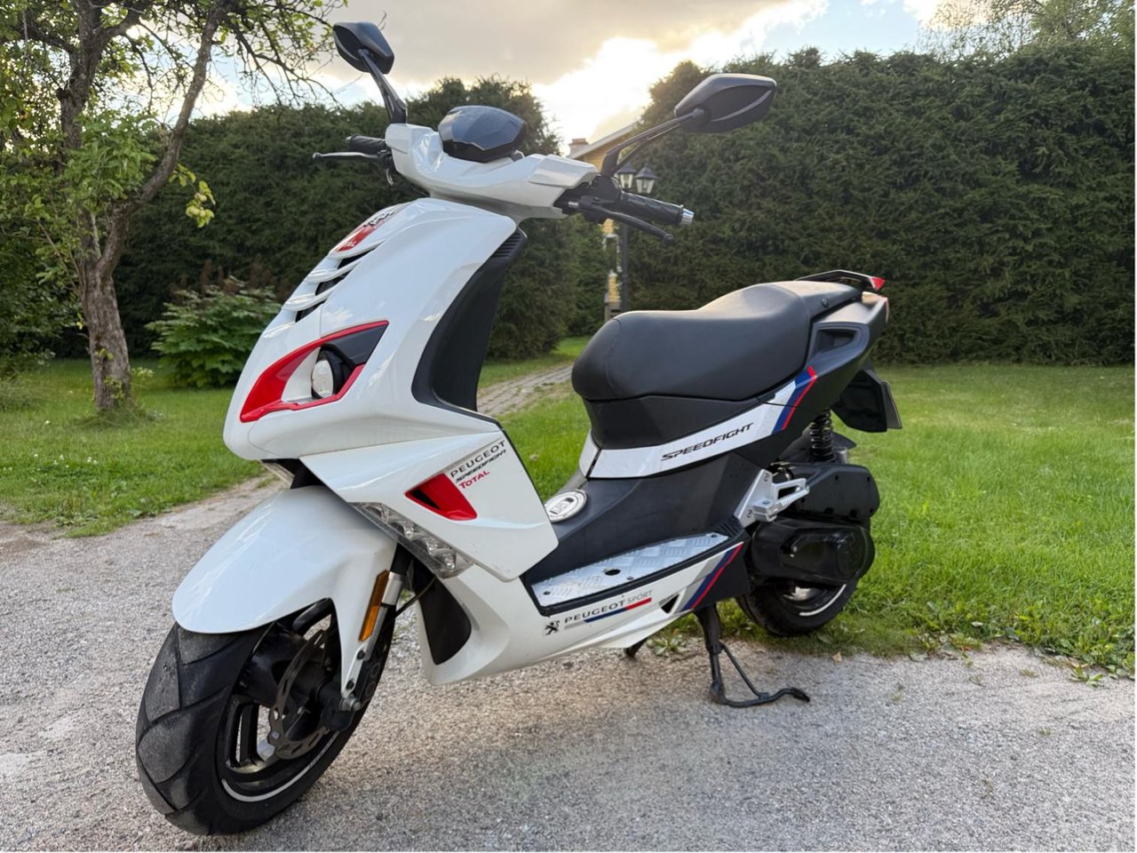 Peugeot Speedfight 4 - Nyreno...