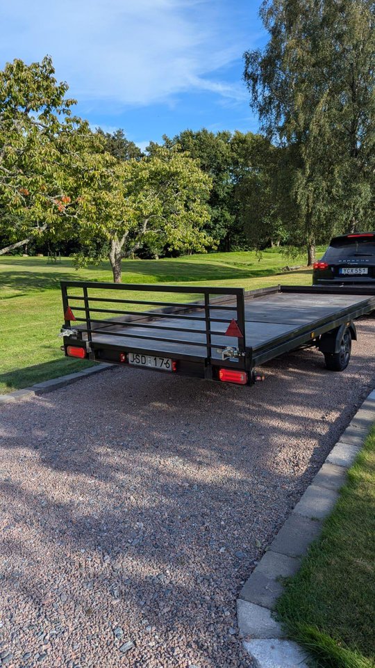 Större släpkärra