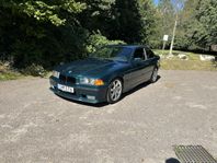 BMW 318 is Coupé E36