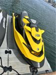 Sea Doo RXT 255 is