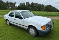 Mercedes-Benz 200 