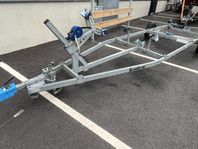 Brenderup 1400 kg 30 släp 6.5 m båt