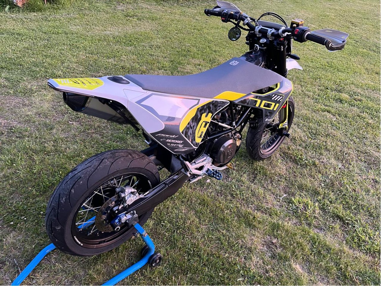 Supermotard Husqvarna 701