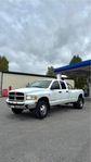 Dodge RAM 3500 Quad Cab 5.9 Cummins 4x4 dually 