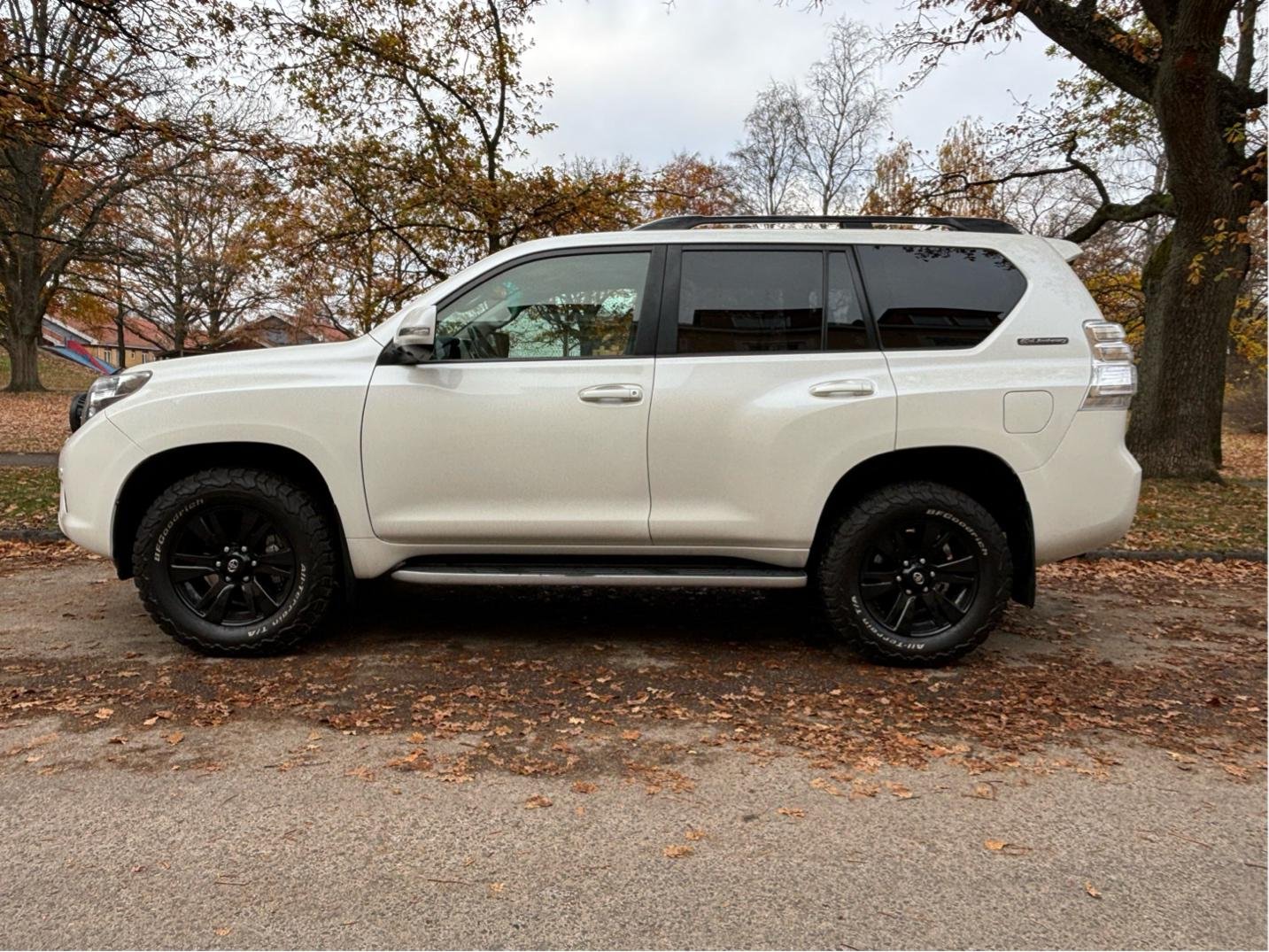 Toyota Land Cruiser Prado 3.0 D-4D 4WD Automatic, 190hp, 2012