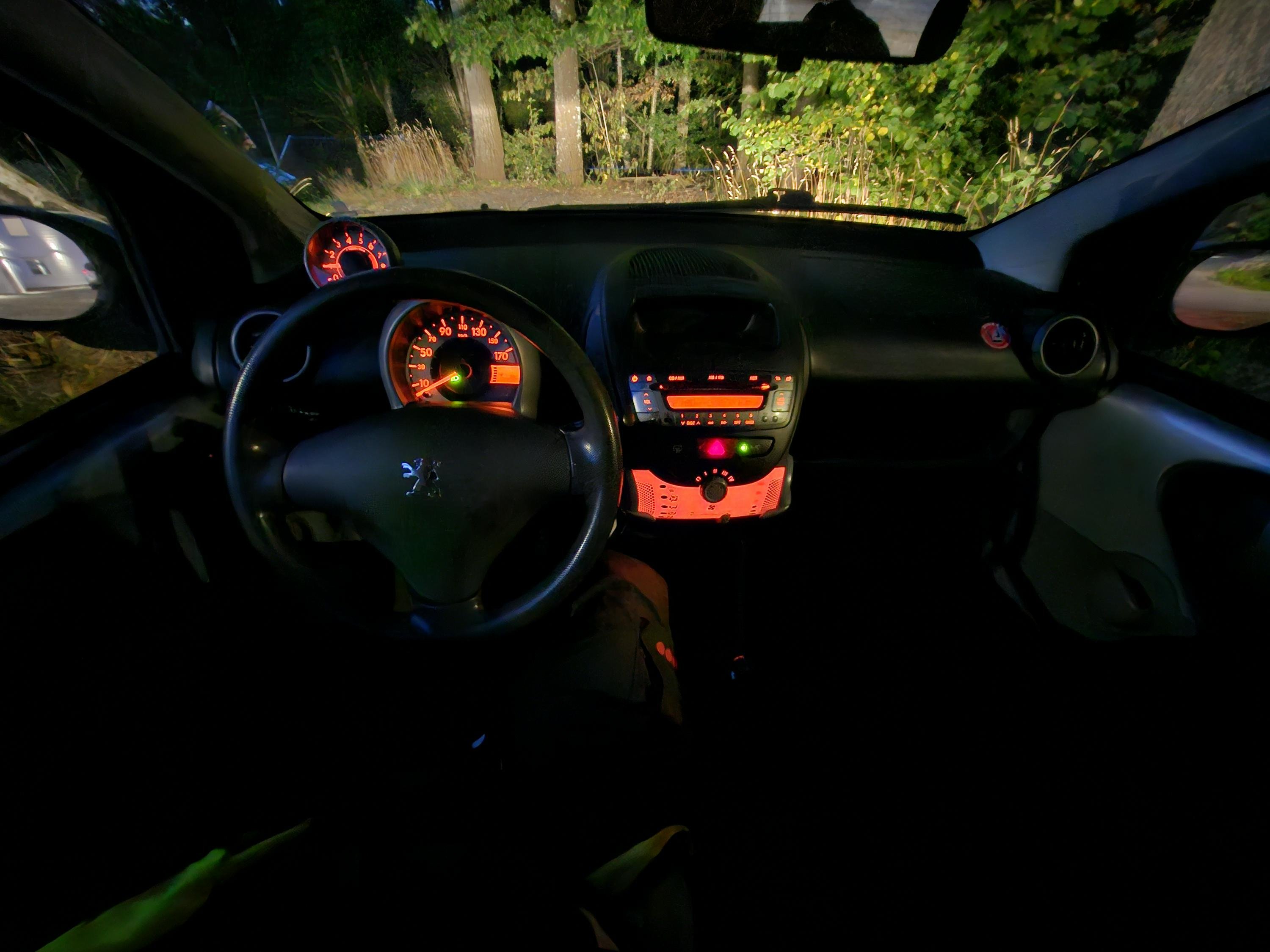 Peugeot 107 5-dørs 1.0 Manuell, 5-trinn, 68hk, 2012