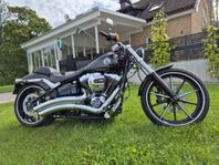 Harley-Davidson Breakout 2016 – mycket fint skick, 1835mil
